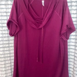 Hooded short sleeve shirt